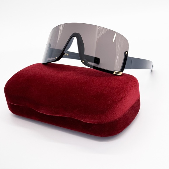 NEW GUCCI GG1637S 003 OVERSIZED BLACK MASK WOMEN SUNGLASSES GUCCI - Picture 2 of 14